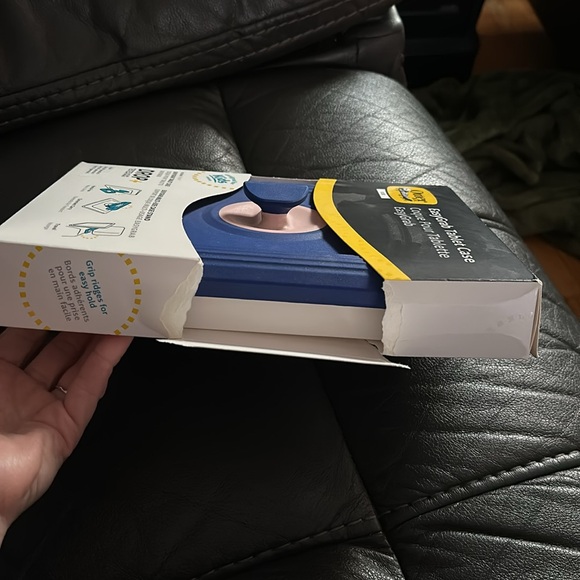 Otter box  EasyGrab Tablet IPad Case - Picture 2 of 13